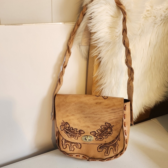 Vintage 1970s Tooled Acorn Leather Shoulder Bag Purse Boho Hippie Festival 70s - Picture 1 of 13